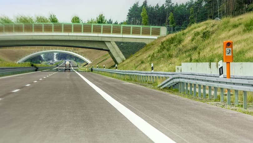2025 Emniyet Şeridi İhlali Cezası Ne Kadar?